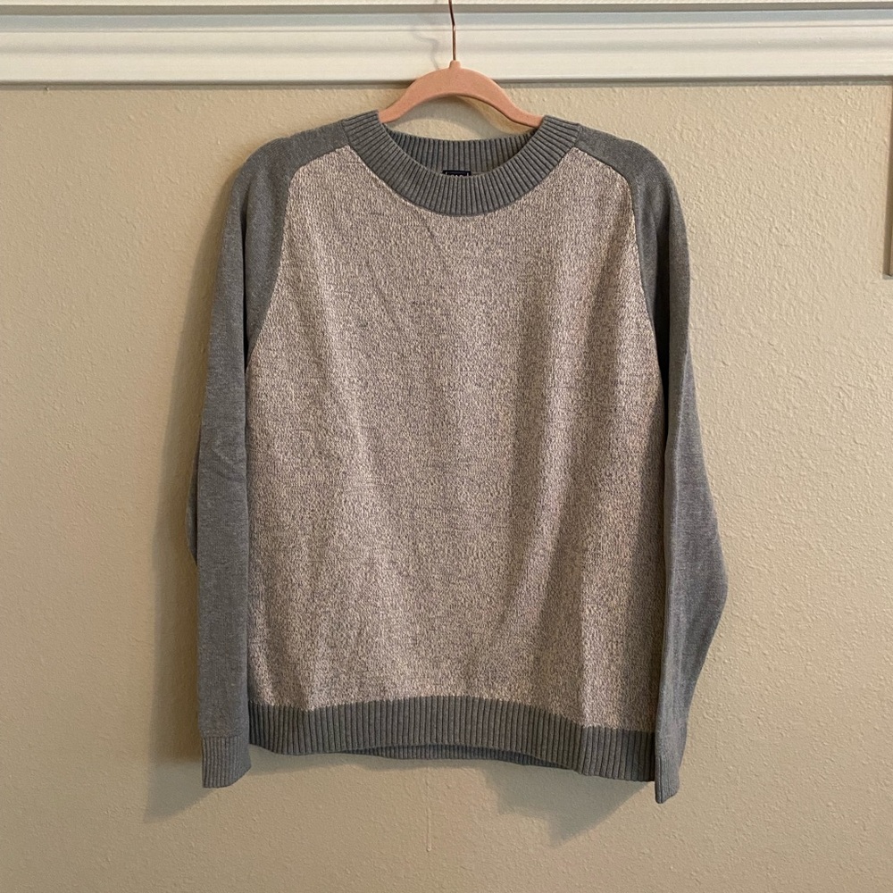 Gap sweater